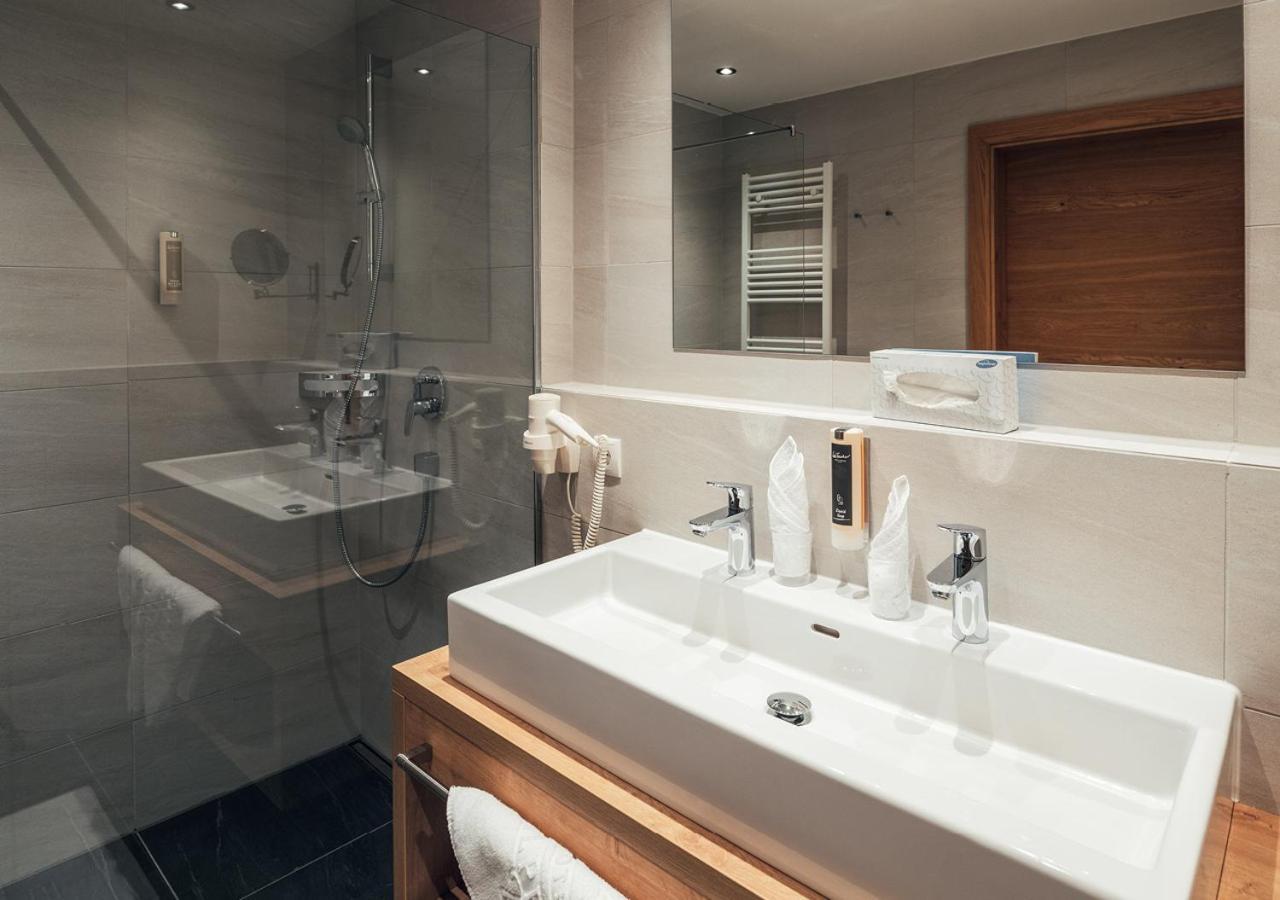 Hotel Garni Alpenjuwel Residenz Serfaus Szoba fotó
